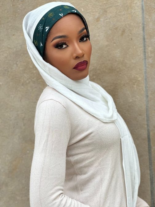 hijab pure blanc brillant loin
